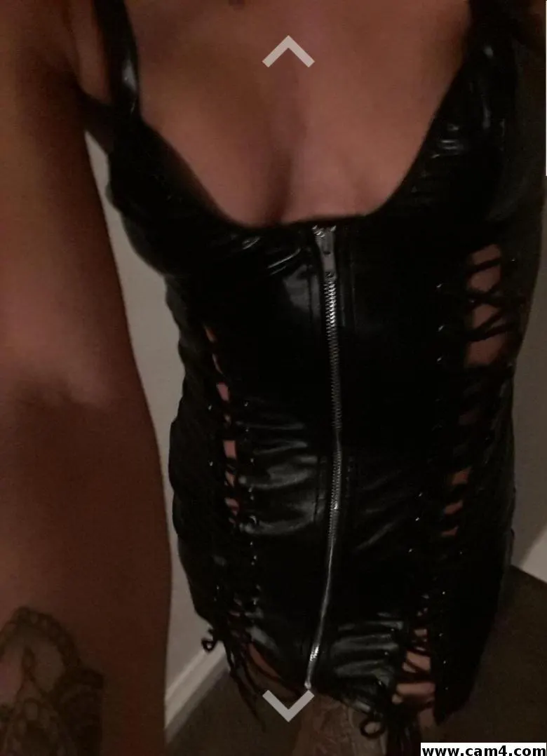Hornybitch8 image 0